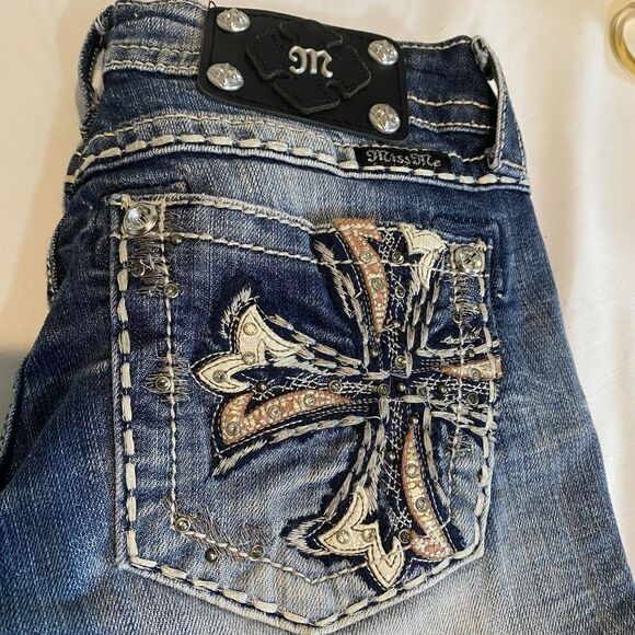 Miss Me jeans sz 27 distressed skinny whiskered embroidered cross rhinestones - Picture 2 of 10
